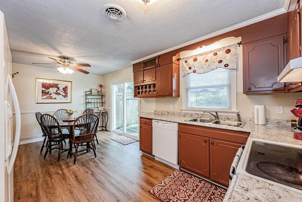 Kelly'S Comfortable Quinton Home Exteriér fotografie